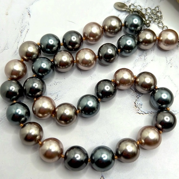 Cookie Lee Multi Colored Faux Pearl Necklace. - Picture 3 of 5